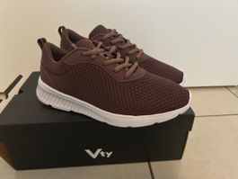 Sneaker Vty braun mit weisser Sohle neu in Originalbox 37