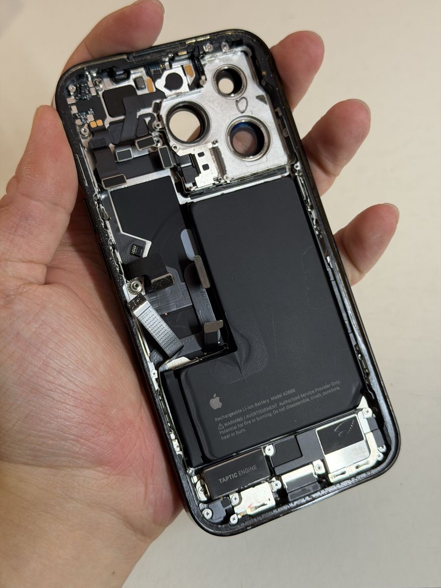 Apple Handys / Smartphones: Komplett iPhone 14 Pro Gehäuse Pulled  – Gebraucht aus Chur von beverlyone 4