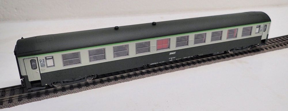 Voiture DEV UIC B10 2e Classe Sncf HO – RMA 410, Verte Aménagée, échelle HO
