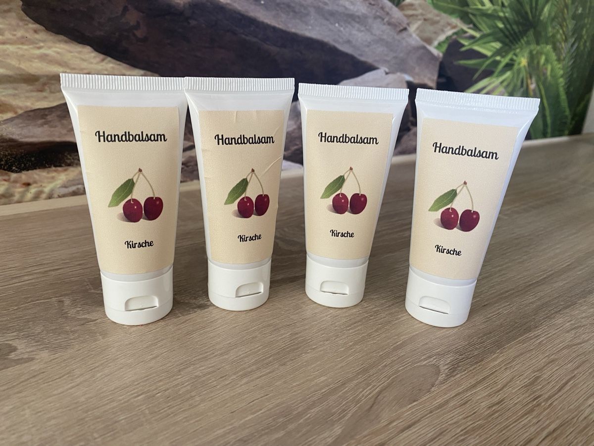 Feuchtigkeitspflege: Diverse Handcreme NEU – Neu und originalverpackt aus St.Ursen von starjet 1