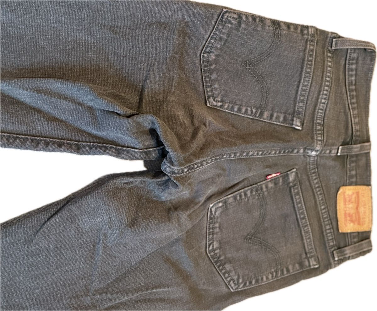 Levi's Jeans: Levis wedgie 25 grau – Usato da Zürich venduto da CarouT 1