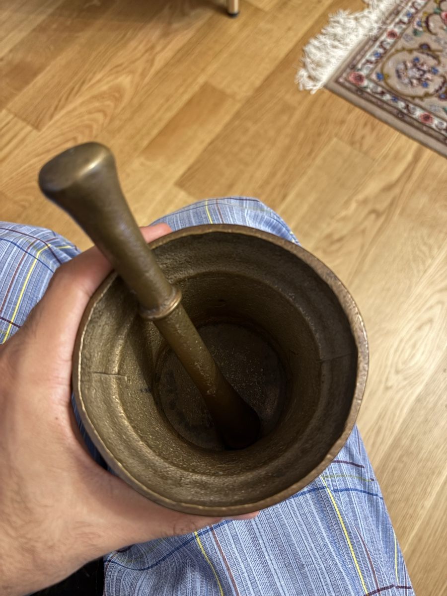 Autres pour cuisiner & mitonner: Antiker, schweizer Mörser mit passendem Stössel. – D'occasion à Dübendorf par Mosi-73 1