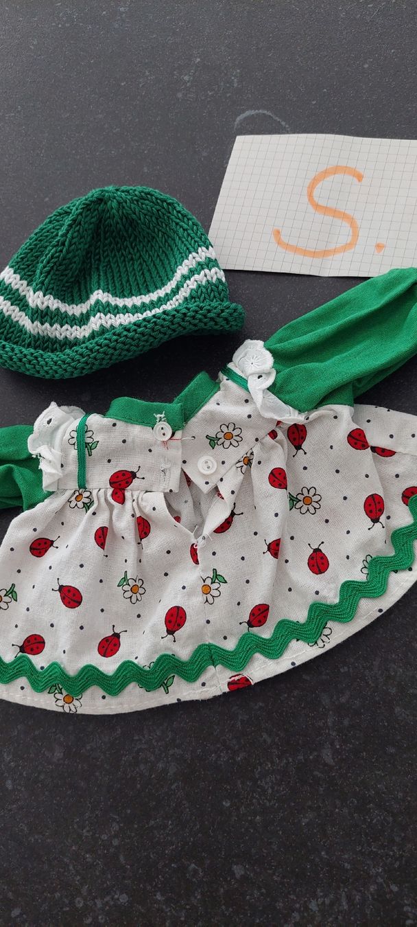 Poupées: Puppenkleid  – D'occasion à Muri AG par nindo1 4
