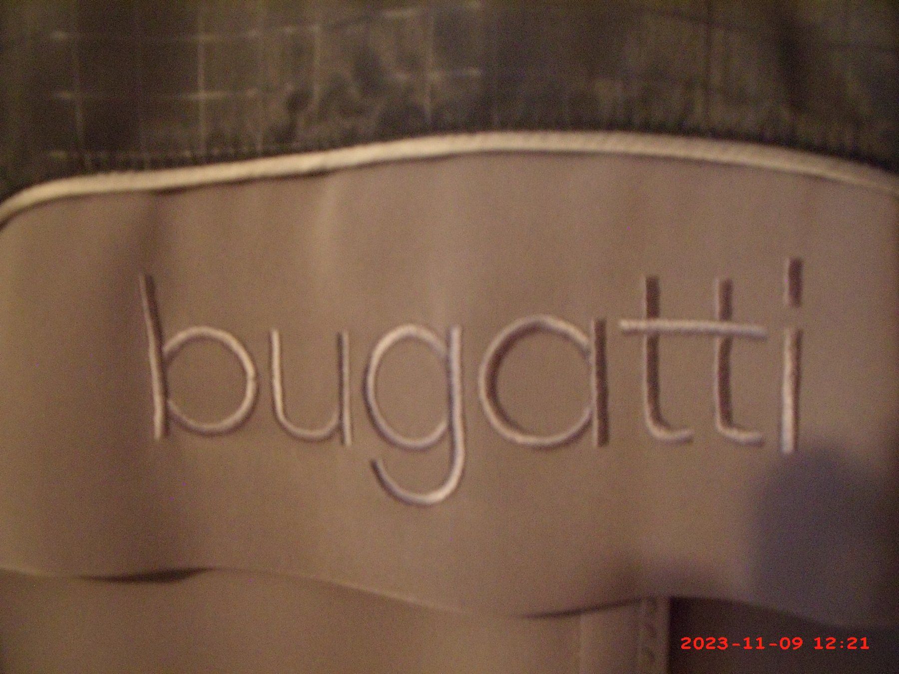 Bugatti Cappotti: Herren Edel-Trenchcoat "BUGATTI" (48) – Nuovo e nell'imballaggio originale da zürich venduto da imi_dtt6 5