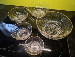 5 antike Glasschalen mit Goldrand, ineinander stapelbar