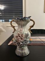 Antike Vase Keramik oder Porzellan
