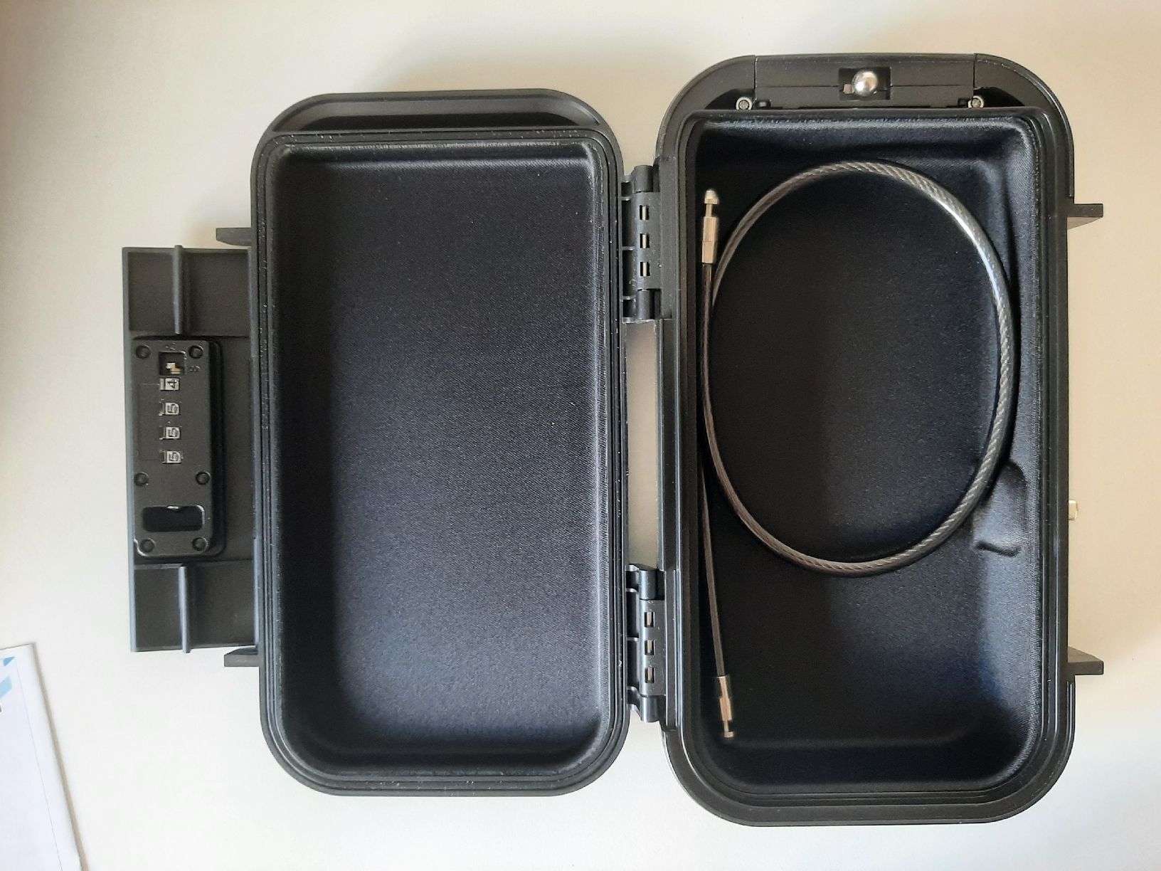 Topcase: Portable safe deposit box with combination lock – Nuovo e nell'imballaggio originale da Fribourg venduto da jo8_7y8z 2