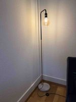 Stehlampe Metall mit Marmorfuss neuwertiger Zustand