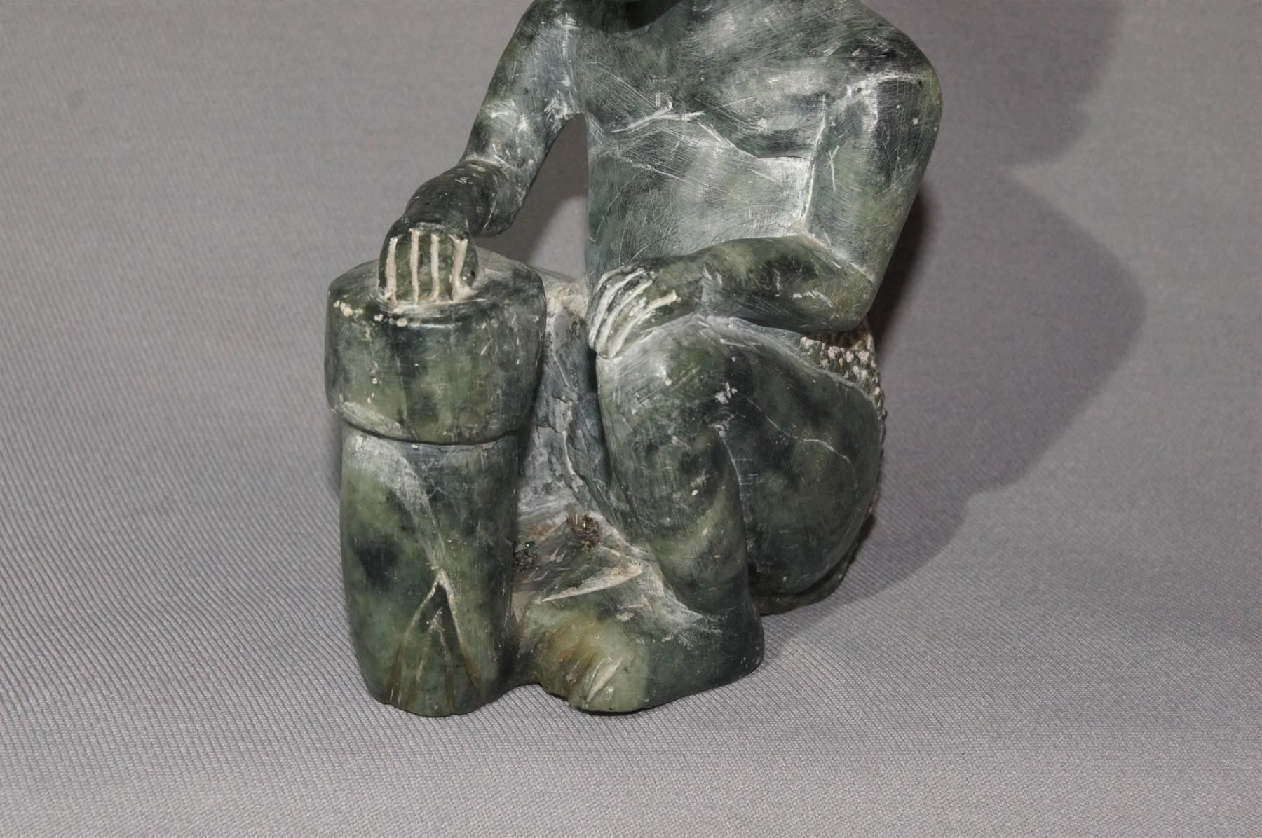 Skulpturen & Statuen: Afrikanischer Trommler aus Stein – Neu und originalverpackt aus Geroldswil von ARTEFACTO 3