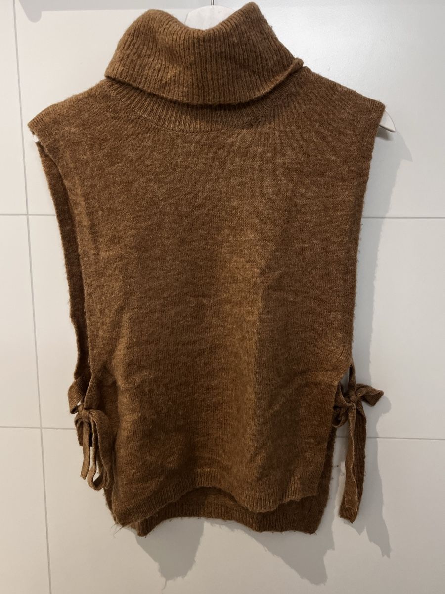 Mango Pullover & Sweatshirts: Ärmelloser Pullover – Gebraucht aus Erlenbach ZH von montecristo2