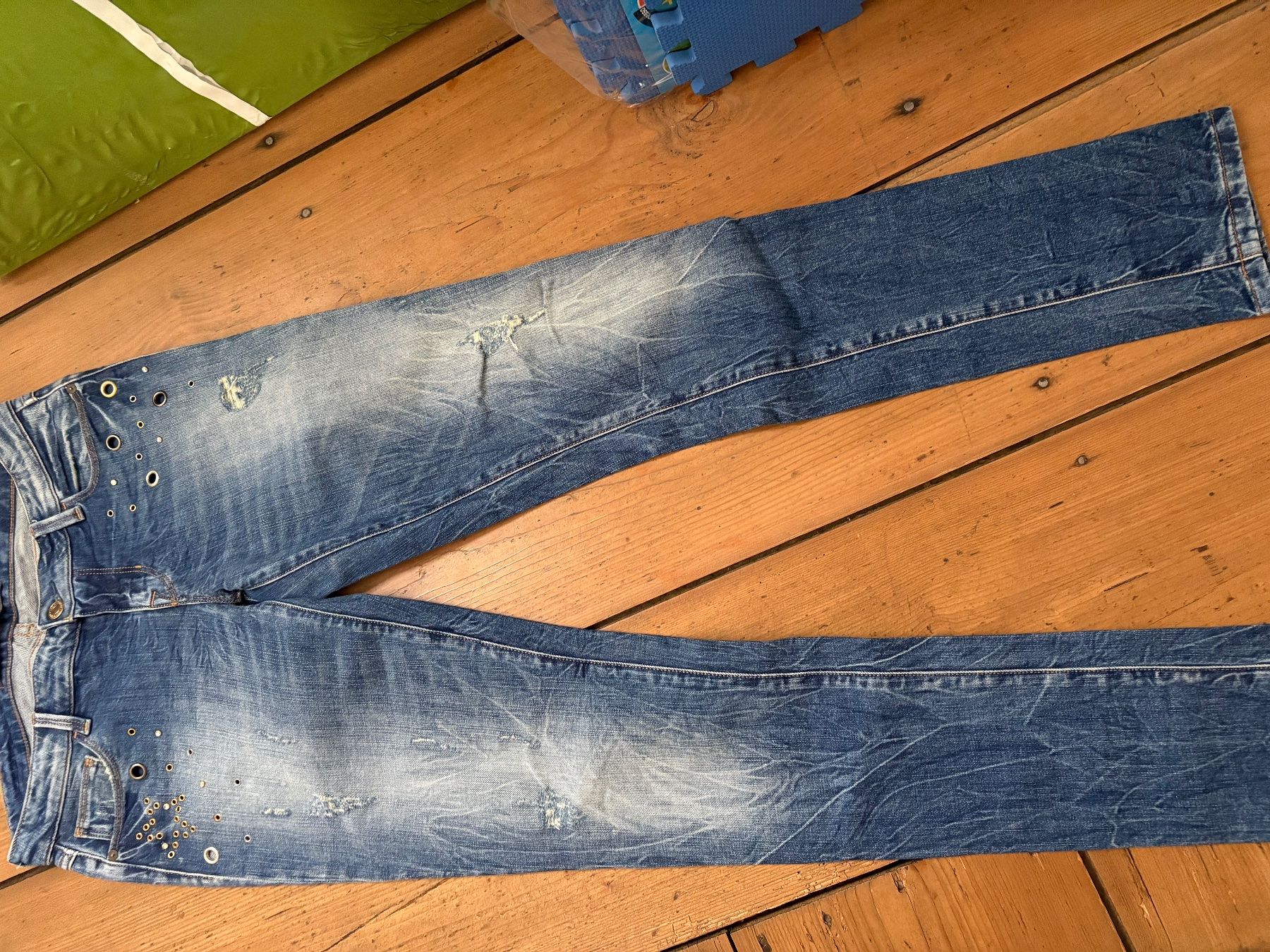 Guess Jeans: Guess jeans – Nuovo e nell'imballaggio originale da Mollis venduto da skyline015 1