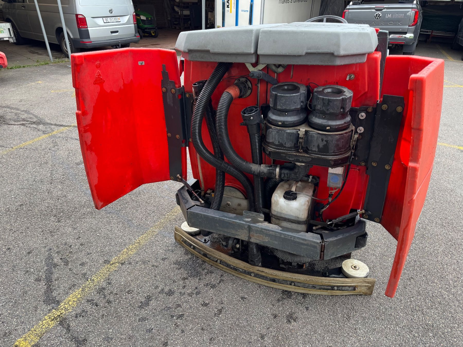 Hako Toutes les machines: Scheuersaugmaschine Hako B310R gebraucht – D'occasion à Zäziwil par Motorgeraete 2