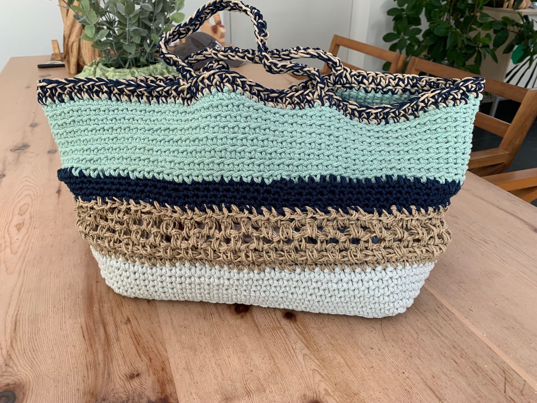 Taschen für Damen: Tolle Häkeltasche, Shopper – Neu und originalverpackt aus Rudolfstetten von medium02