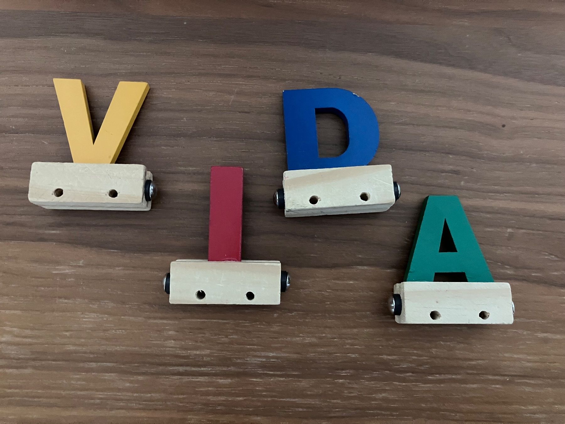 Alle Dekorationen: Buchstabe Holz – Gebraucht aus Adliswil von E.A.M 2