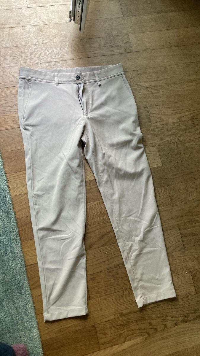 Zara Pantaloni: Zara Hose Beige Gr 44 – Usato da Basel venduto da Nomagusa