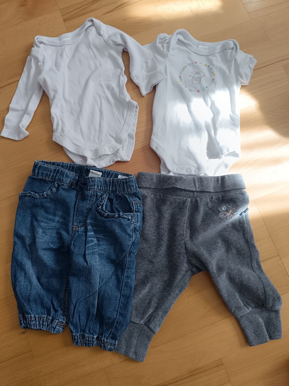 Ensembles coordonnés: Babyset Mädchen Gr 62 – D'occasion à Näfels par ang_p78x 2