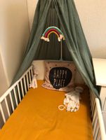 SCHÖNES BABYBETT mit passendem Himmel & Matratze gratis dazu
