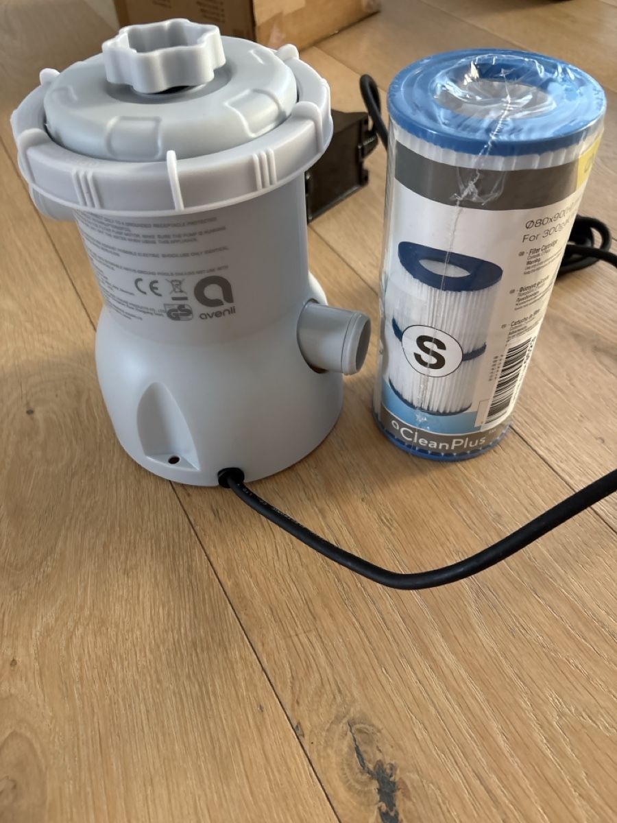 Schwimmbad-Zubehör: Pool Filterkartzschen Pumpe NEU – Neu und originalverpackt aus Buttwil von Simon5632