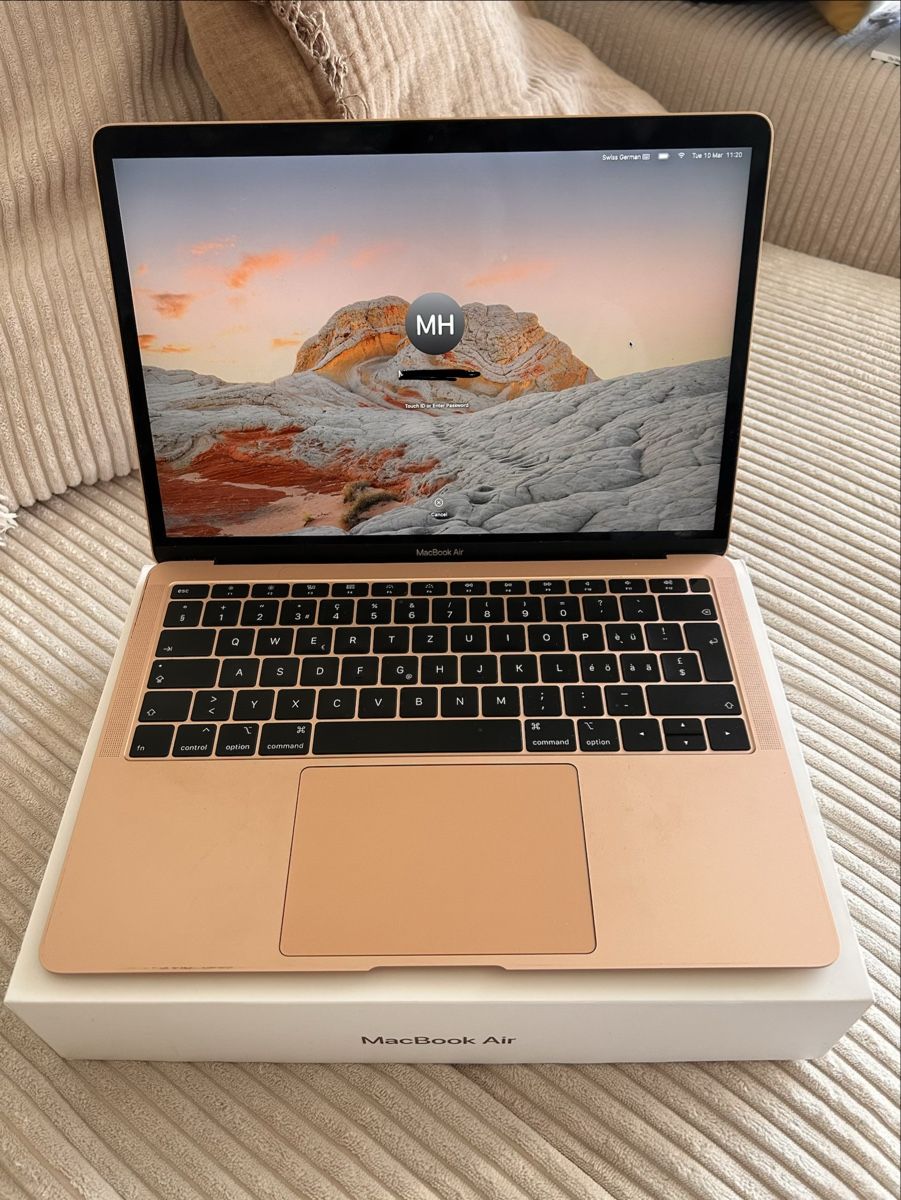 Apple Notebook: Apple Mac Book Air 13’ 2018 – Usato da Glattfelden venduto da mha_lxg6