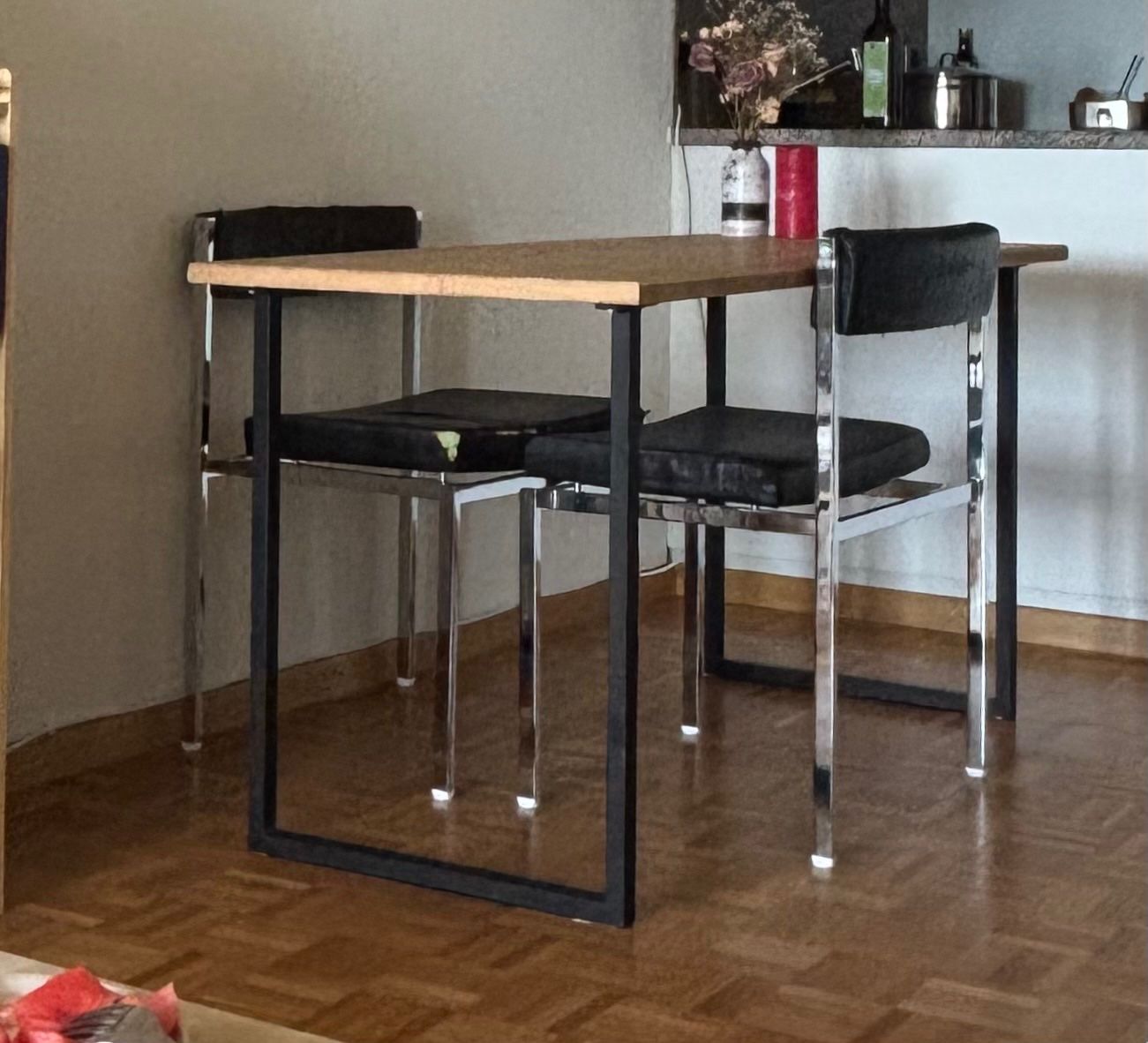 Sonstiges Mobiliar: Set Schwarze Metall Tischbeine 69cm – Gebraucht aus Regensberg von akon_ch 2