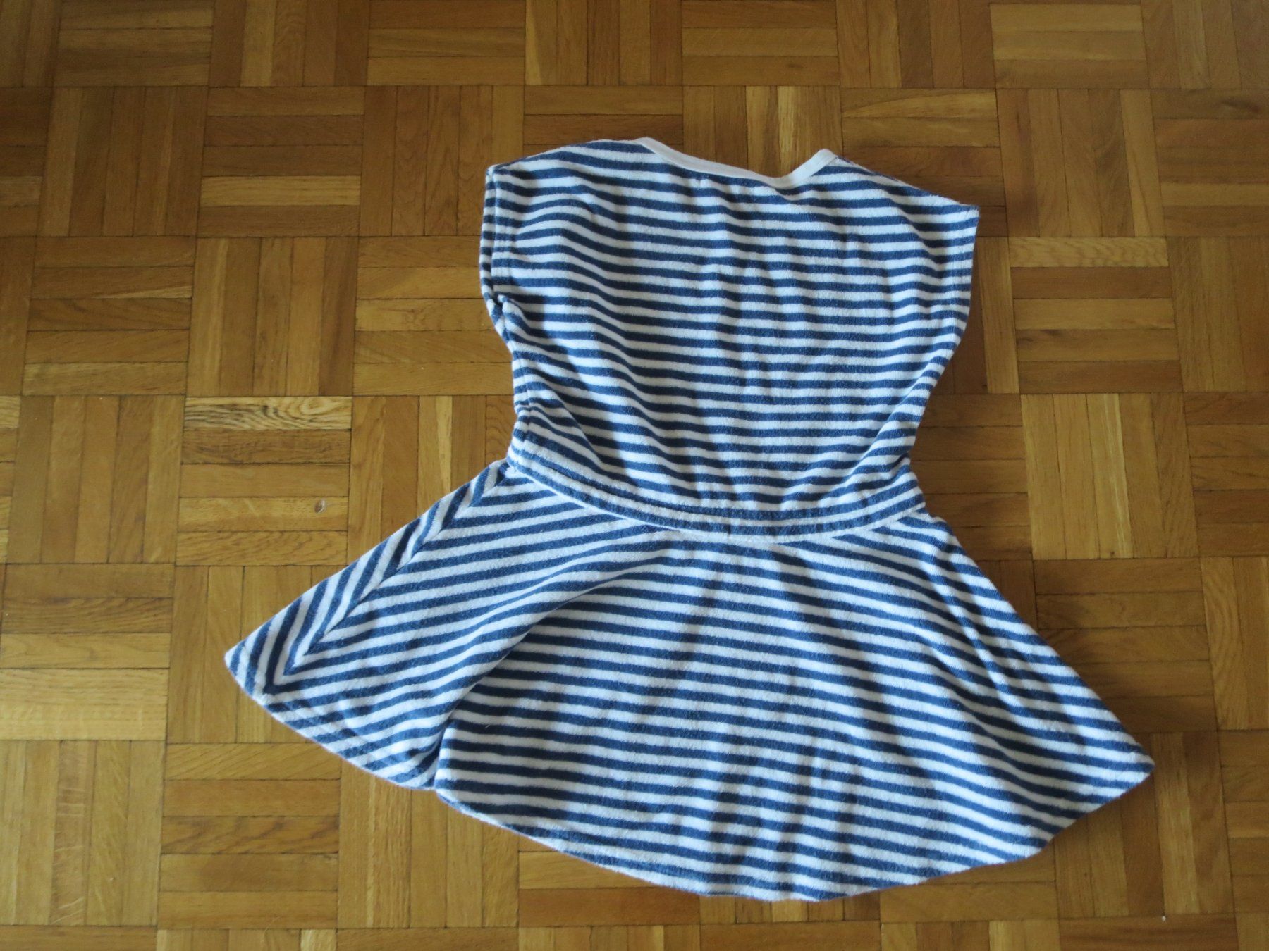 Lotti & Set di vestiti: 2 Mädchen Strand-Kleider /Gr. 3 Jahre – Usato da Wallisellen venduto da Arvenstube 9