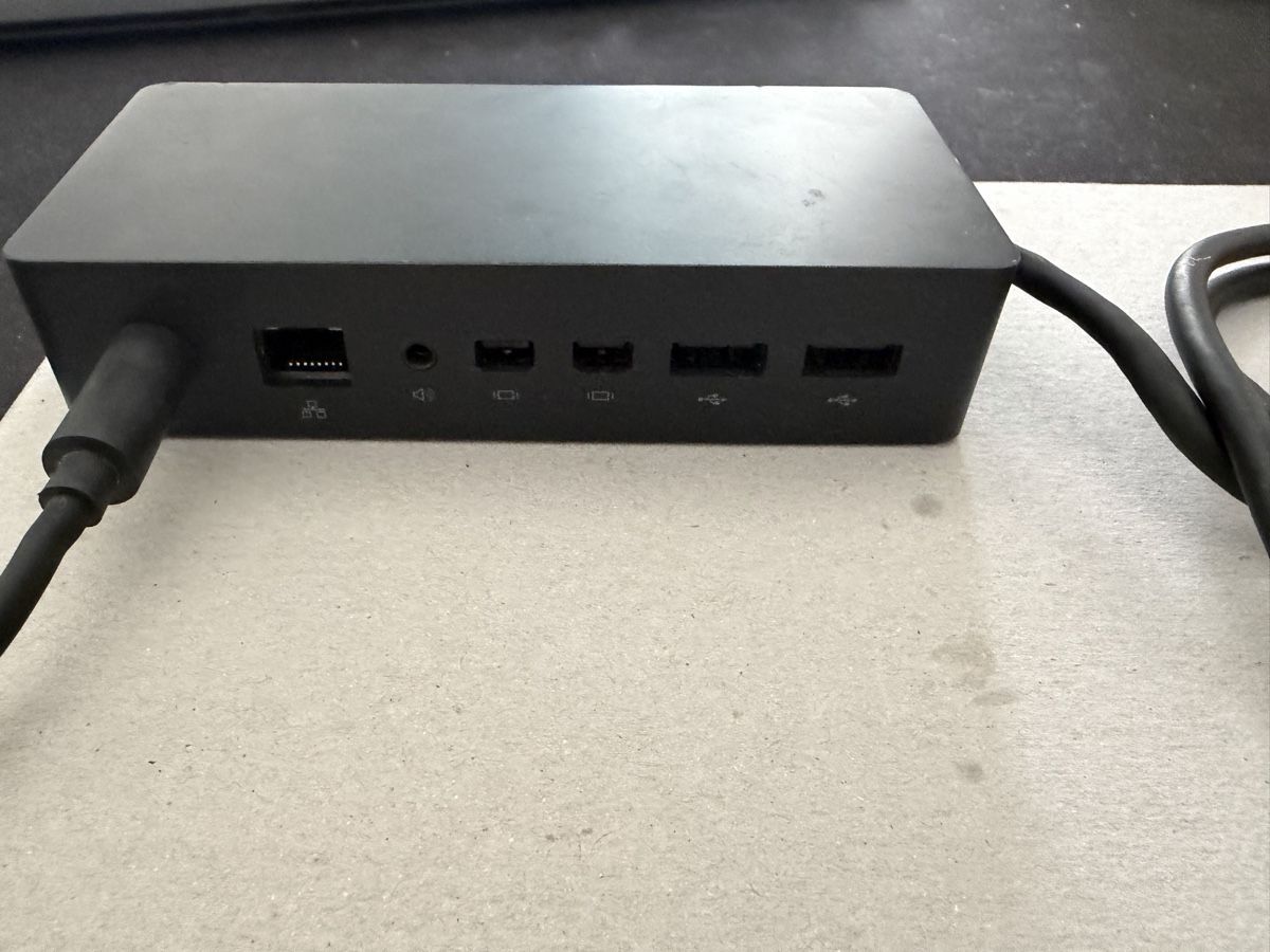Microsoft Dockingstation: Microsoft Surface Docking Station – Gebraucht aus Wikon von HighNo 1