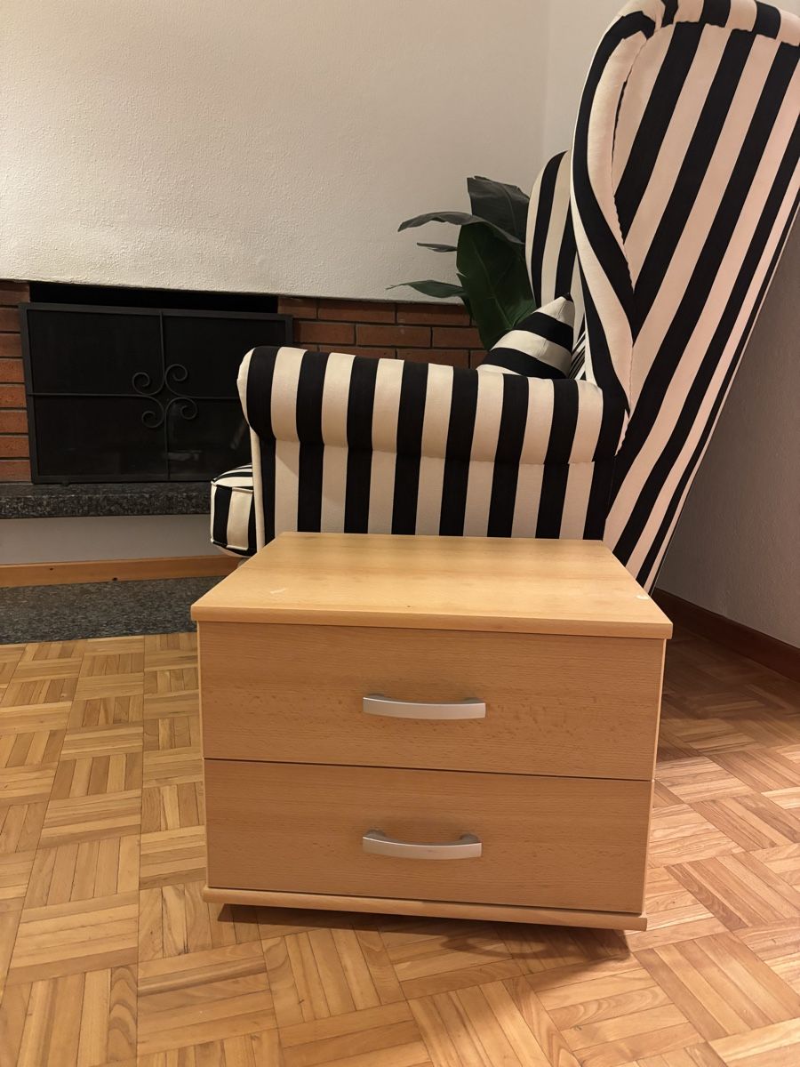 Comodini: Steffen Mobel - Night Stand NP:299.- – Usato da Zürich venduto da red_vn2j 2