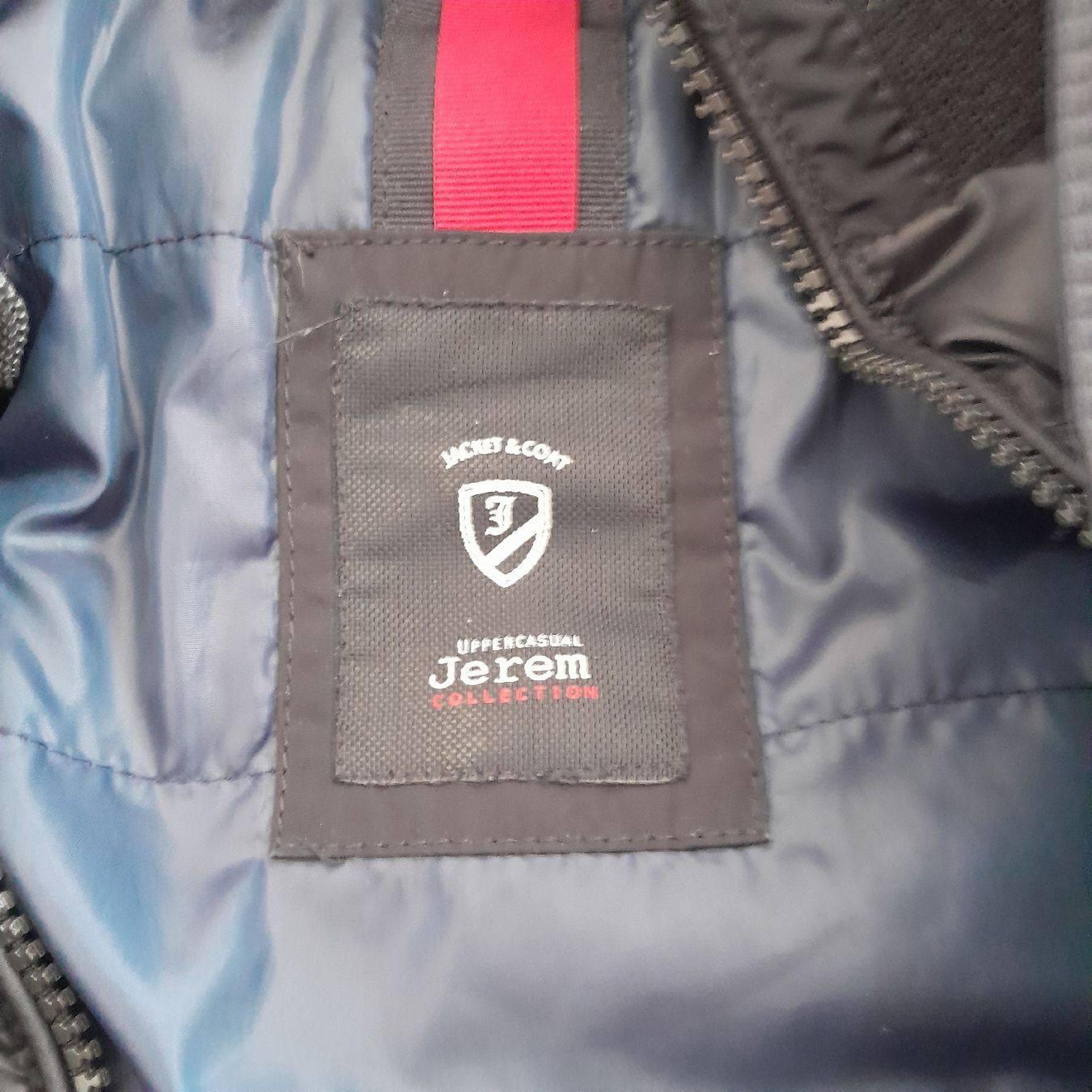 Giacche: Doudoune Jerem noire, taille 46, capuche fourrure, – Usato da Renens VD venduto da ser_j2fn 4