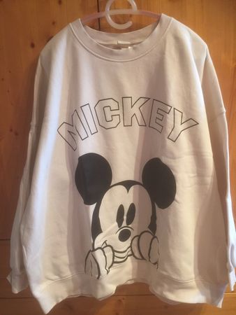 schöner Pullover Mickey Mouse Farbe weiss- Neuwertig!