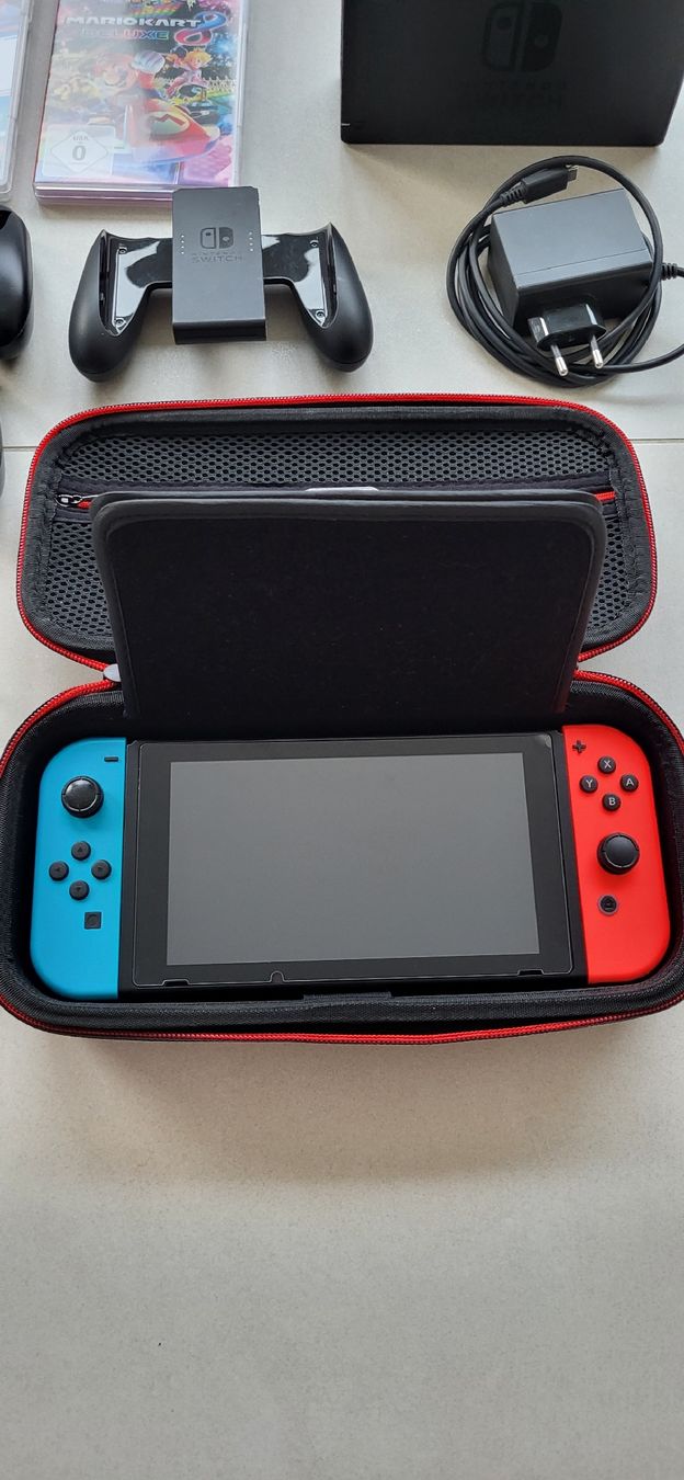 Nintendo Console: Nintendo Switch V2 Komplettset inkl. 2 Spiele – Usato da Euthal venduto da JoGer 1