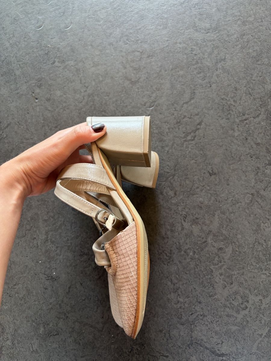Damenschuhe: Sandaletten Leder  – Gebraucht aus Sevelen von sarah_selina 1