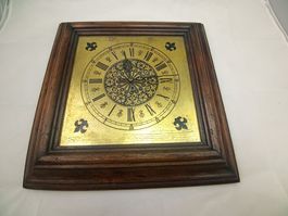 Wanduhr aus Holz