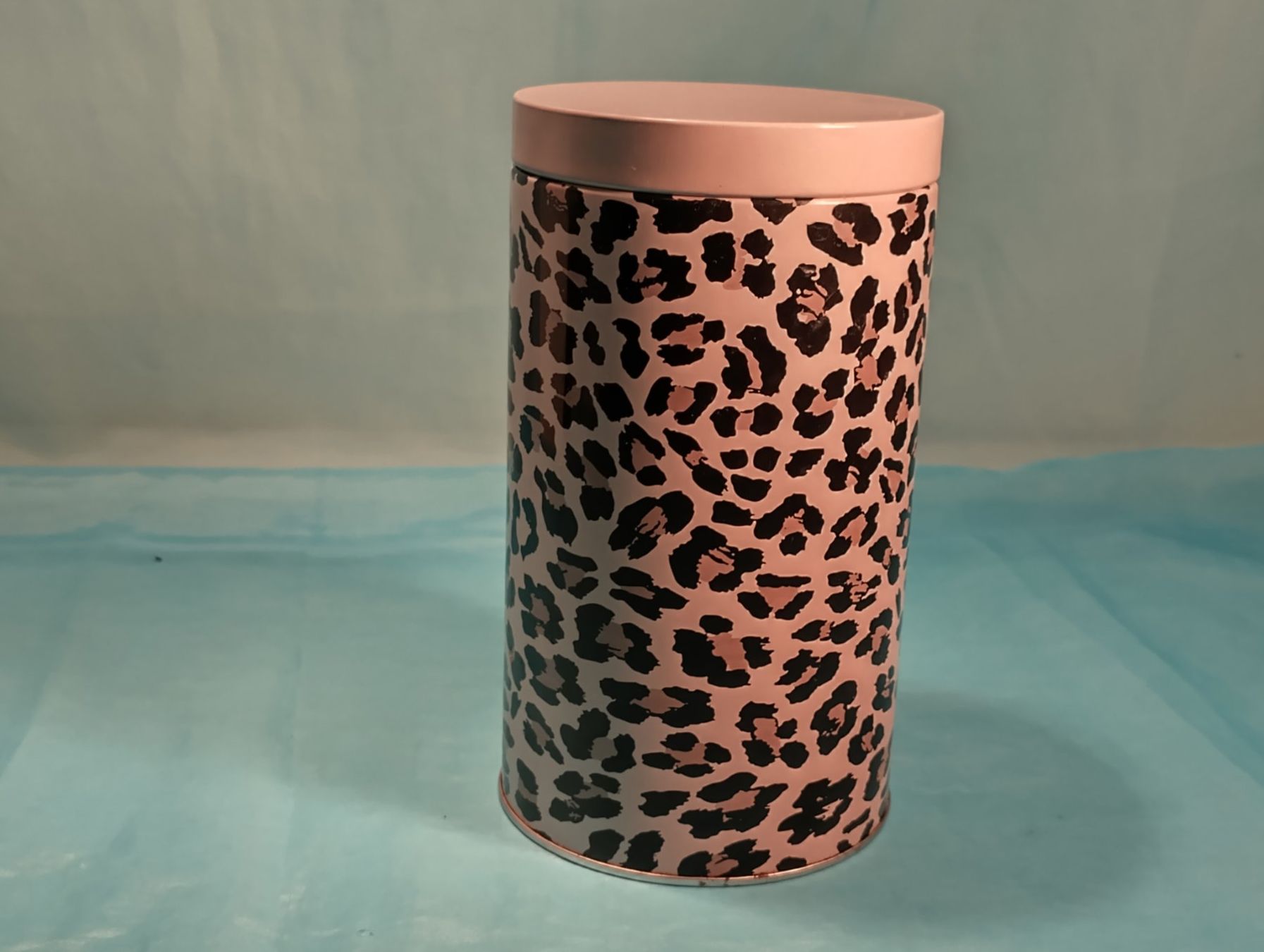 Altro in Decorazioni & Accessori: Blechbüchse, Leopardenmuster – Usato da Bellach venduto da JingleCherry