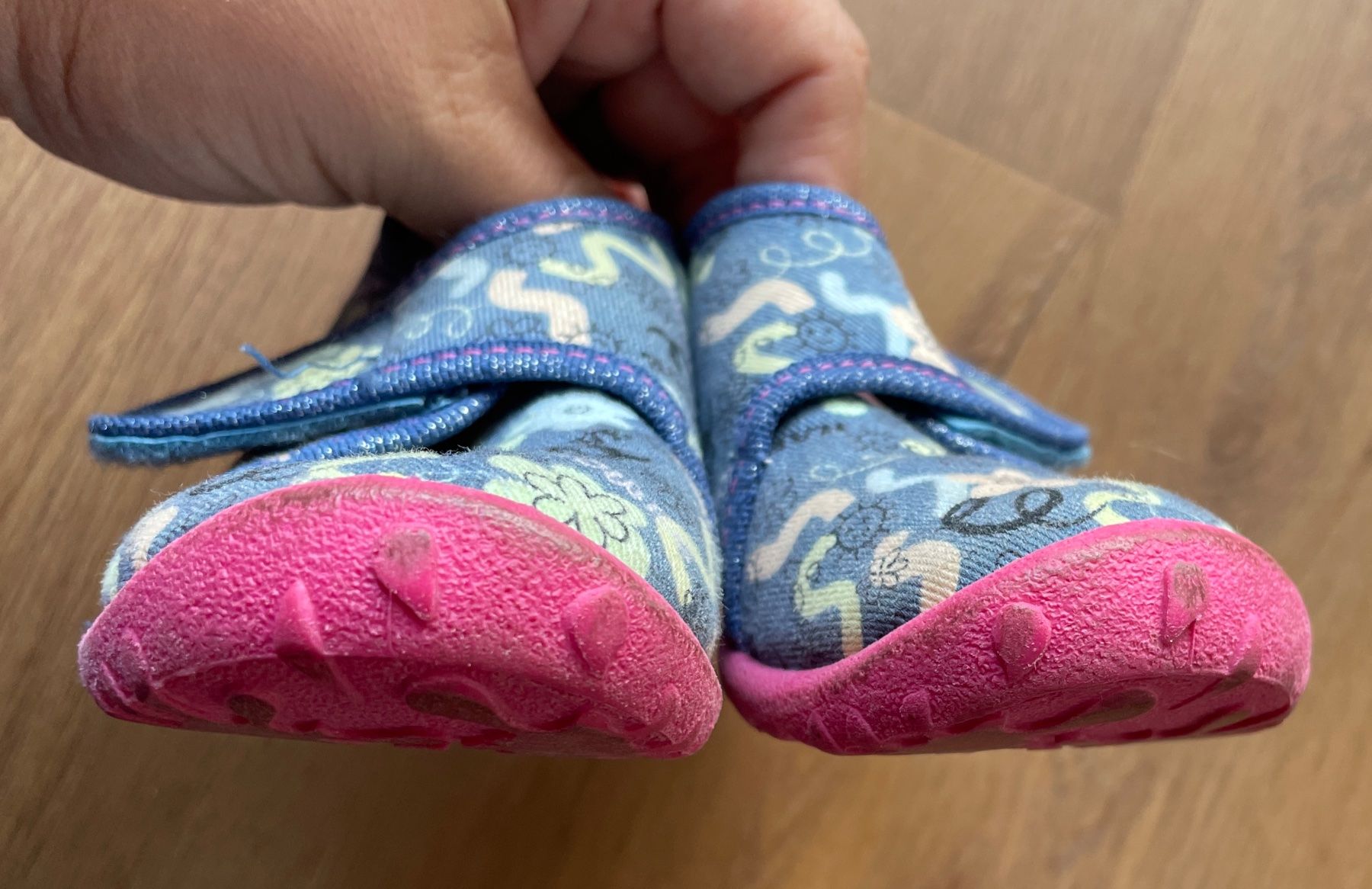 Superfit Scarpe per ragazzi: Finken/ Hausschuhe Superfit, Gr. 25 – Usato da Gümligen venduto da soleil149 4