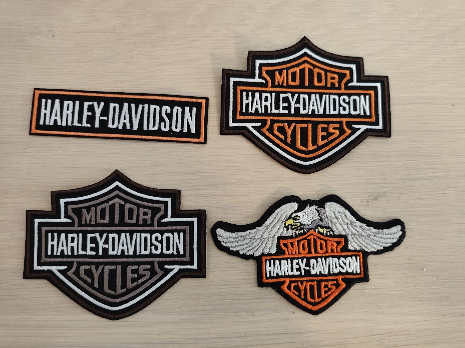 Harley-Davidson Placchette & Badge: Harley Davidson Badges NEU   – Nuovo e nell'imballaggio originale da Zuckenriet venduto da bm2_88l9