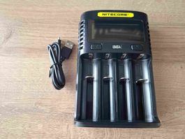 Nitecore UMS4 & XTAR VP1 Ladegerät