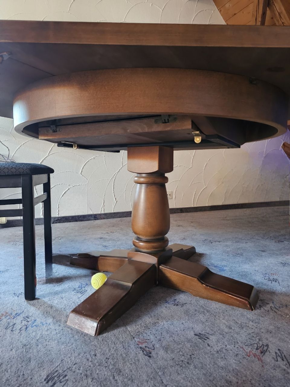 Tables: Massiver Holztisch – D'occasion à Seuzach par hwulf