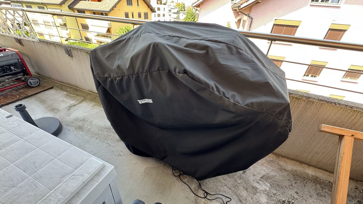 Grills: Gasgrill mit Seitenkocher – Gebraucht aus Galgenen von PhilM. 1