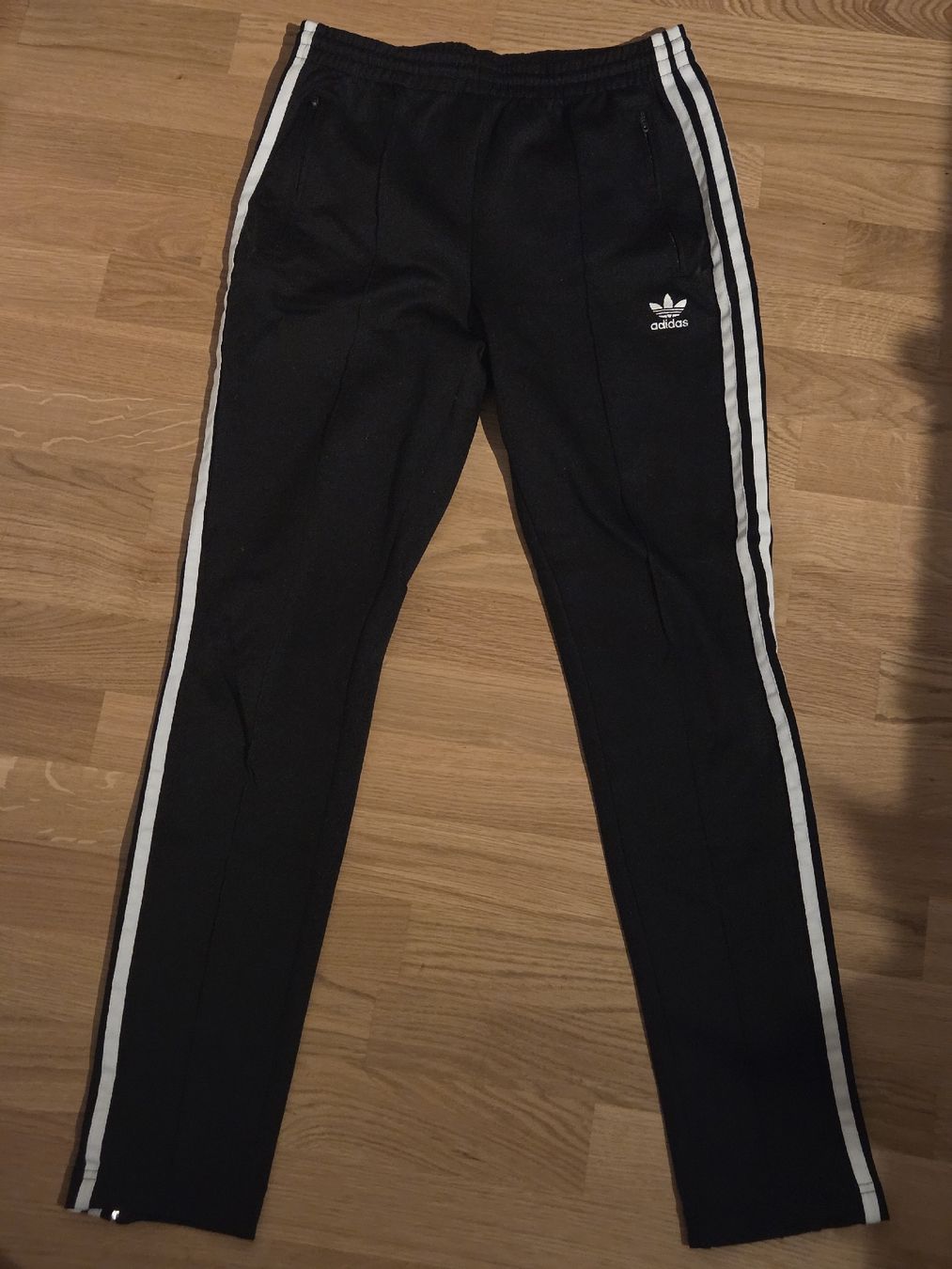 Adidas Pantaloni: Adidas Jogginghose – Usato da Bassersdorf venduto da ale_2ftz