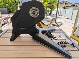Tacx Flux 2 Home Smart Trainer et Tapis