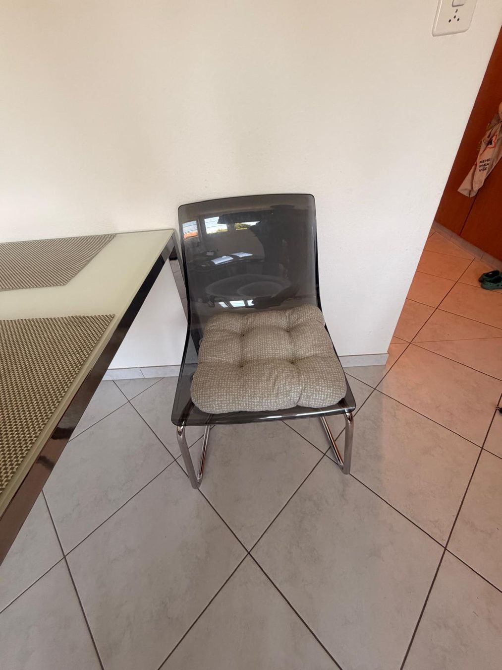 Set di tavolo e panche: Dining Set for Sale – Usato da Alosen venduto da len_r759 1