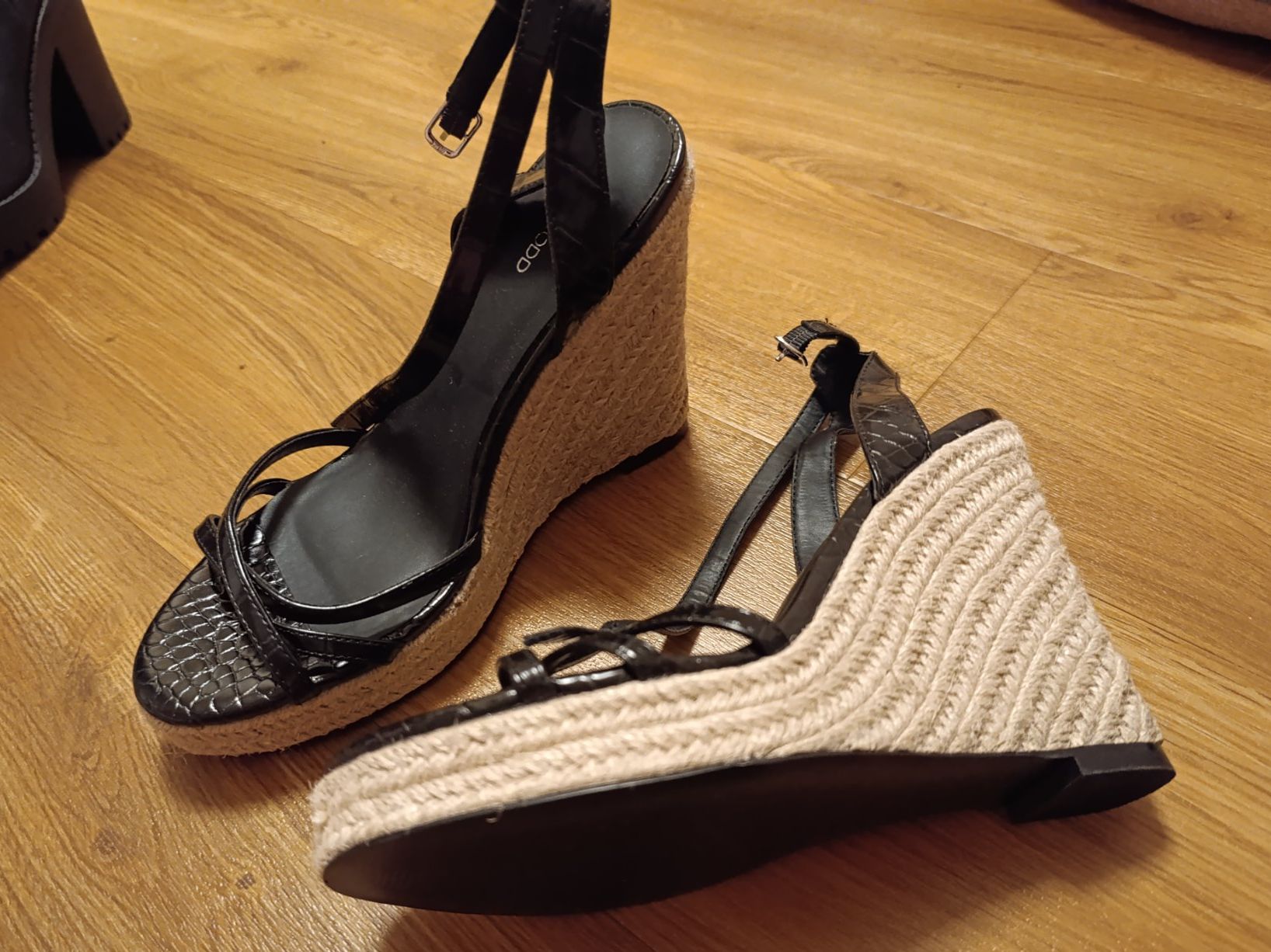 Scarpe da donna: Keilsandalen / Pumps Even & Odd, Grösse 40, schwarz – Nuovo (secondo la descrizione) da Silvaplana venduto da Suomi3101 1