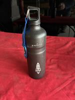 Gourde Zenith Red Bull Stratos noire avec mousqueton