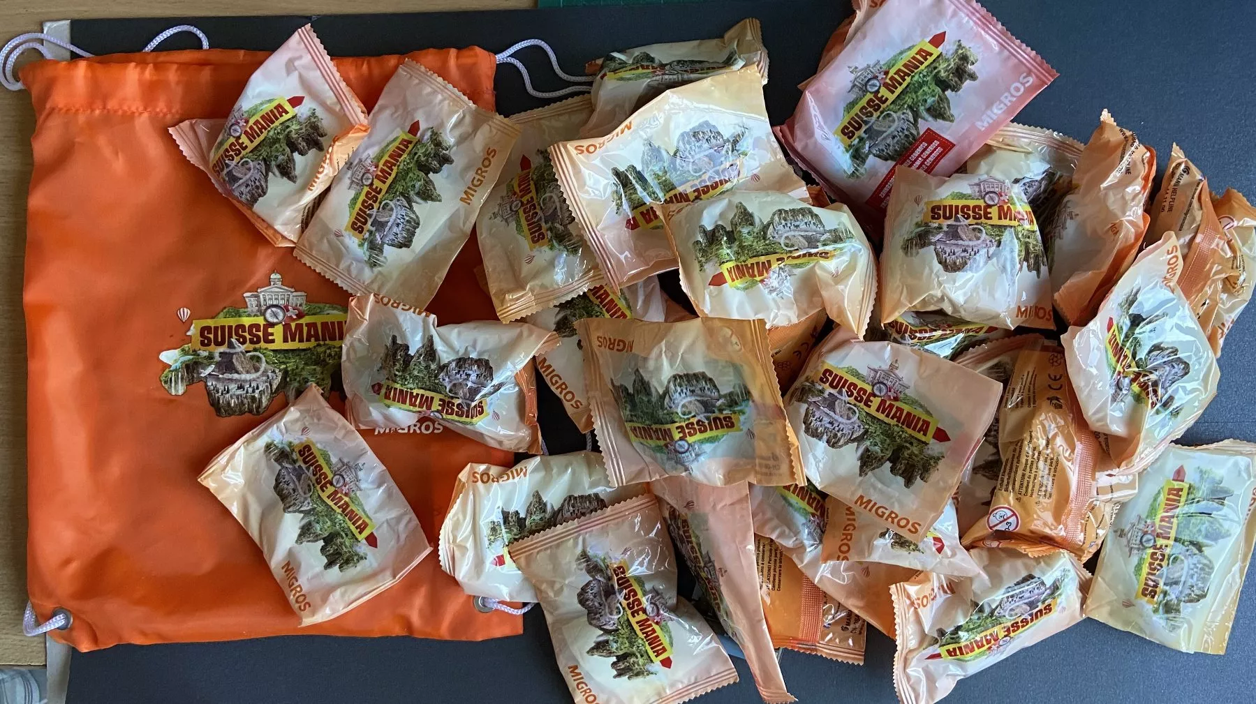 Migros Giocattoli: Restmaterial Migros "Swiss Mania" – Usato da Böckten venduto da Hansi36