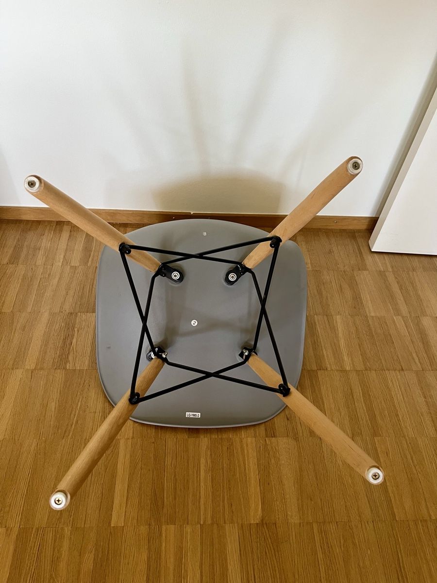 Chaises: 4 Designstühle im Eames-/DSW-Stil – D'occasion à Basel par oosummerrainoo 1