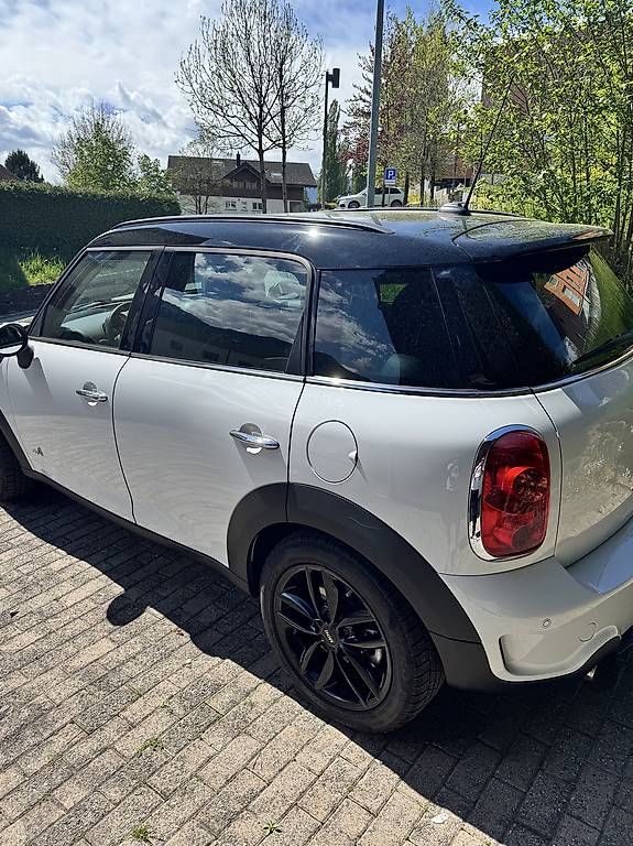 Automobili: MINI Cooper S ALL4 – Usato da Eschen venduto da colkem 1