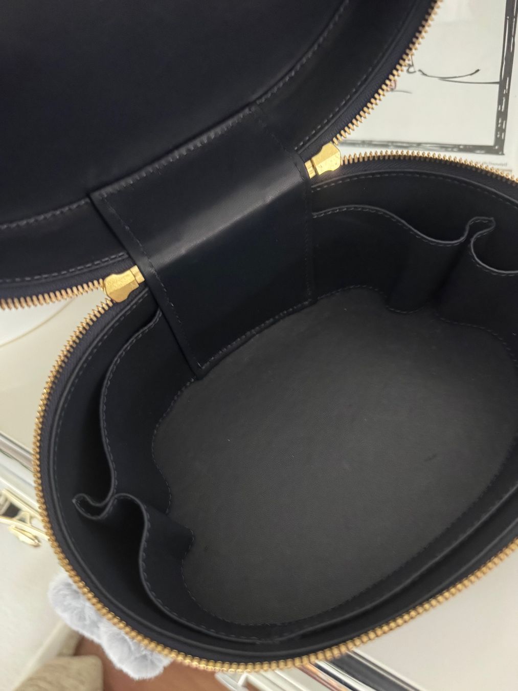 Mansur Gavriel Borse: MANSUR GAVRIEL Calf Train Case, Blau abnehmb. verst. Gurt – Usato da Zuerich venduto da Moochie 6