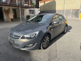 Opel Astra J 1.6T Limousine ab 1Fr.