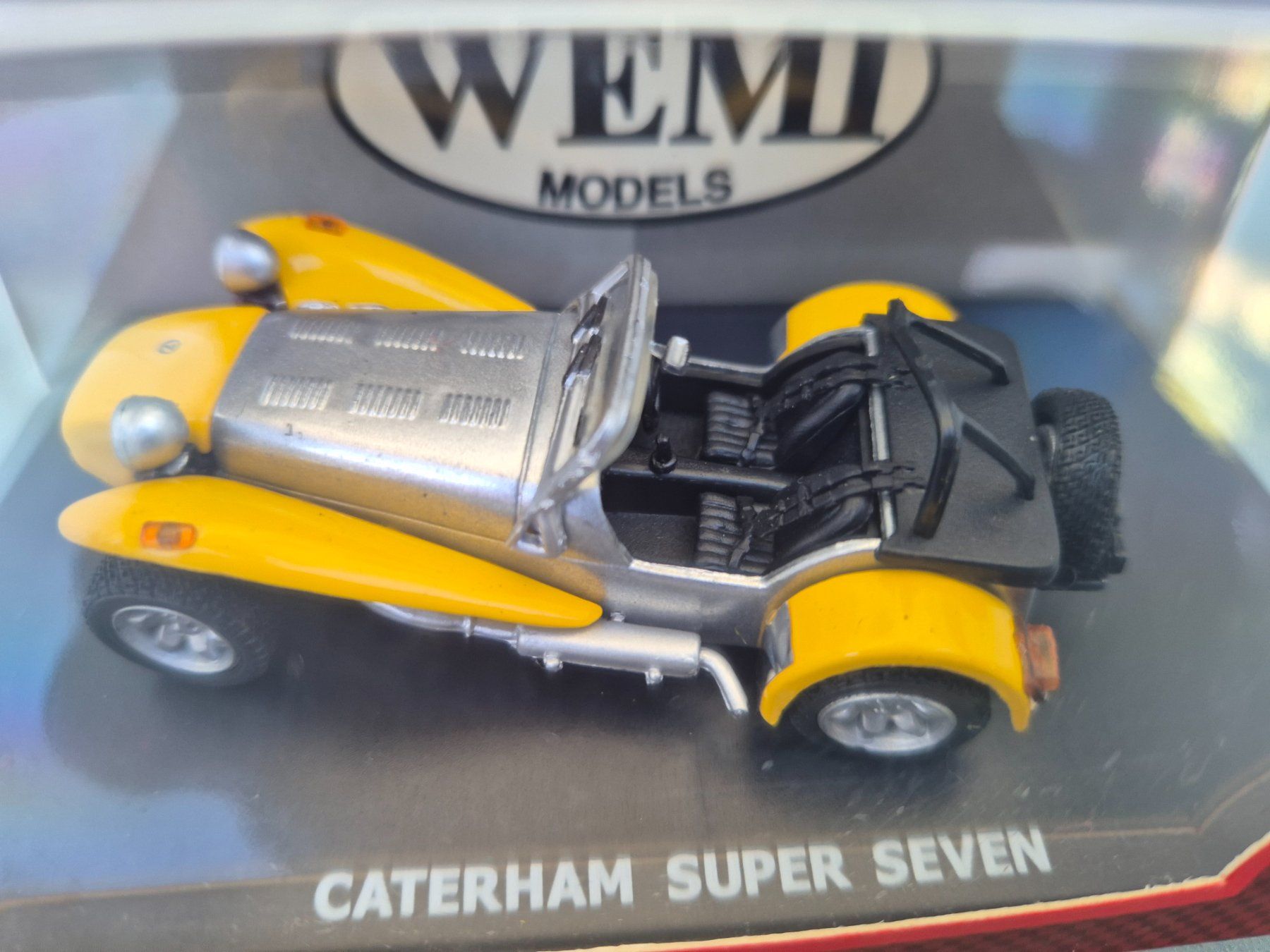 Lotus Modellini d'auto: Caterham Lotus Super Seven 1:43 – Nuovo (secondo la descrizione) da Oberbuchsiten venduto da laffite54