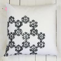 Housse coussin Happy Friday coton design géométrique 50 x 50